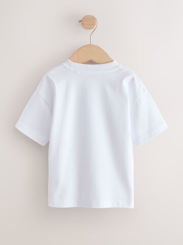 Tricou de la Next pe alb