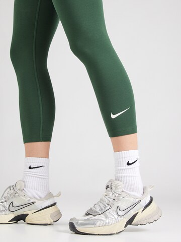 Nike Sportswear Skinny Fit Клин 'CLSC' в зелено