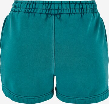 Urban Classics Regular Shorts in Grün