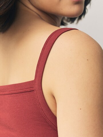 Robe Next en rouge