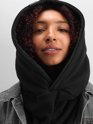 Manufaktur13 Scarf 'Hooded Loop' in Black