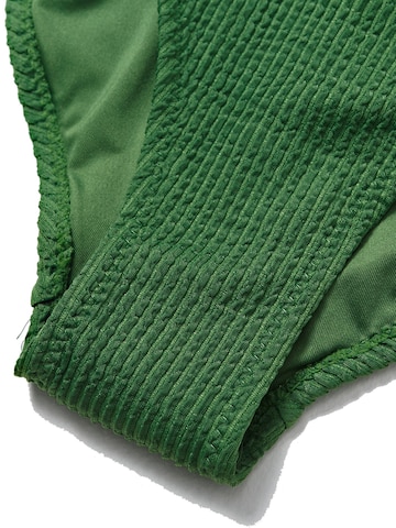 BONVERANO Classic Swimsuit in Green