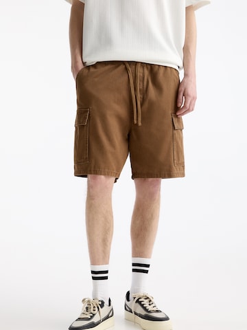 Regular Pantalon cargo Pull&Bear en marron : devant