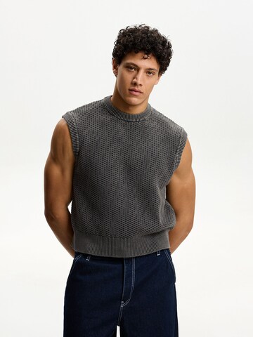 Bershka Pullunder in Grau: Vorderseite