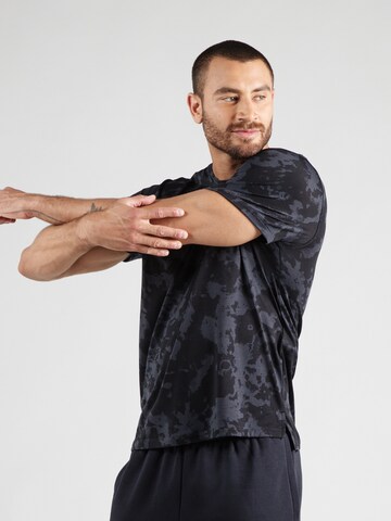 UNDER ARMOUR Funktionstopp 'Launch' i grå: framsida