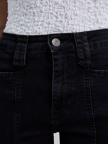 Scalpers Flared Jeans in Black