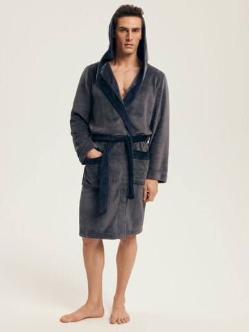 Henderson Short Bathrobe 'Natch' in Grey