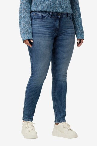 Ulla Popken Regular Jeans in Blauw: voorkant