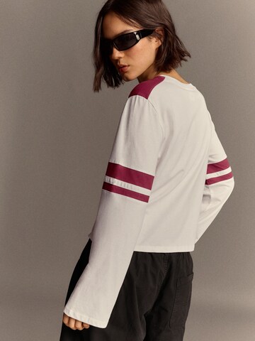 Bershka Shirt in White: back