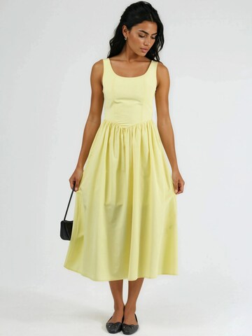 Busem - Vestido em amarelo: frente