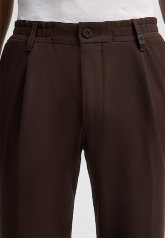 STRELLSON Regular Trousers in Brown