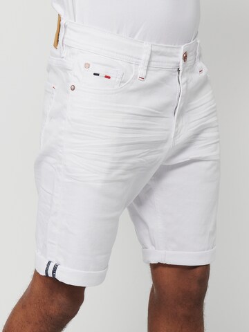 KOROSHI Regular Shorts in Weiß