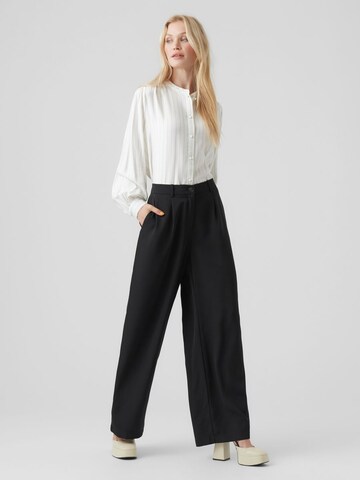 VERO MODA Wide Leg Hose in Schwarz