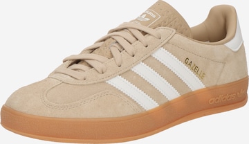 ADIDAS ORIGINALS Σνίκερ χαμηλό 'GAZELLE' σε μπεζ: μπροστά