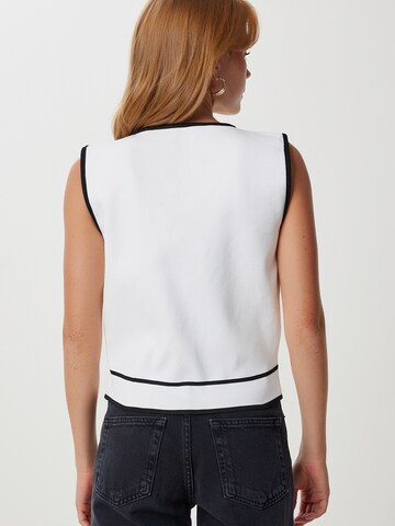 Happiness İstanbul Strickweste in Weiß