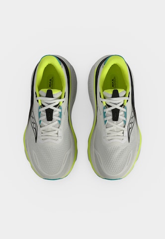 Chaussure de course saucony en blanc