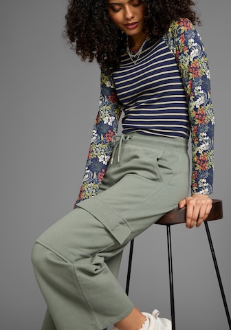 KangaROOS Regular Pants in Green