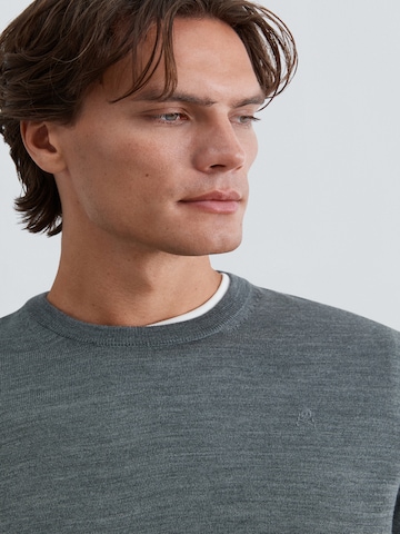 Scalpers Scclassic Round Neck Tricot ' ' in Grau