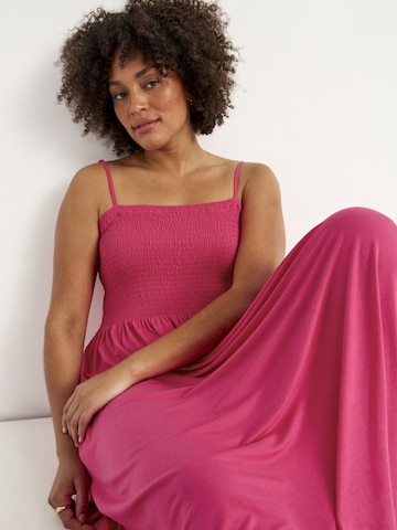 Cellbes of Sweden Jerseykleid mit Smokarbeit in Pink