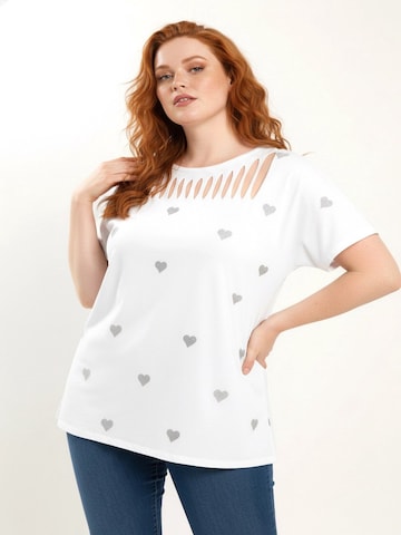 Shape Of You Shirt in White: front