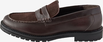 Chaussure basse Next en marron : devant