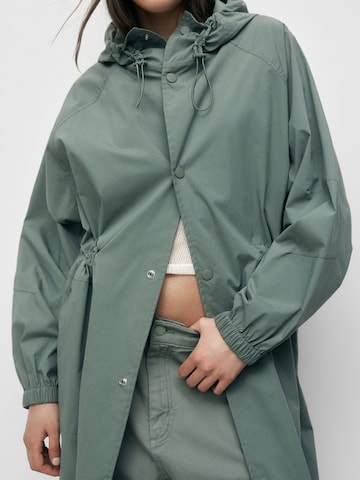 Palton de primăvară-toamnă de la Pull&Bear pe verde