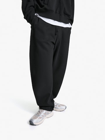 Bershka Baggy Bukser i sort: forside