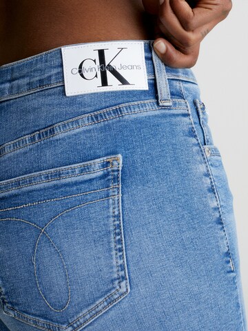 Calvin Klein Jeans Szabványos Farmer - kék