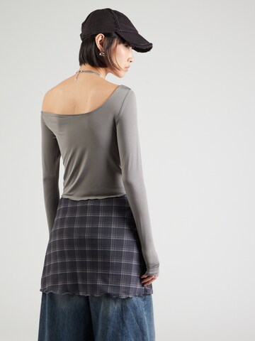 Monki T-shirt i grå
