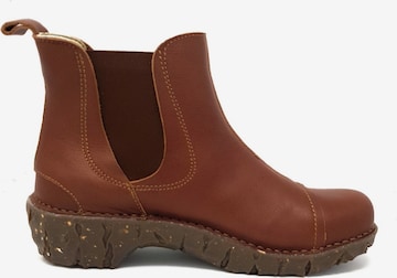 EL NATURALISTA Chelsea Boots in Brown