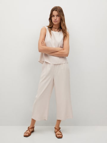 Wide leg Pantaloni con pieghe 'BYE' di MANGO in beige