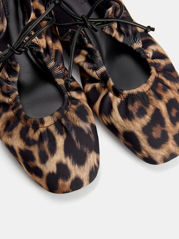 Pull&Bear Ballet Flats with Strap in Brown