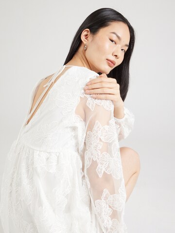 Abito di Gina Tricot in bianco
