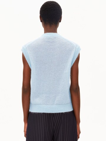 ARMEDANGELS Gebreide bodywarmer in Blauw