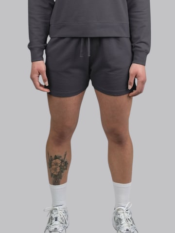 NIKIN Loosefit Broek in Grijs: voorkant