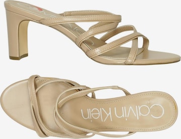 Calvin Klein Sandalen 38,5 in Beige: Vorderseite