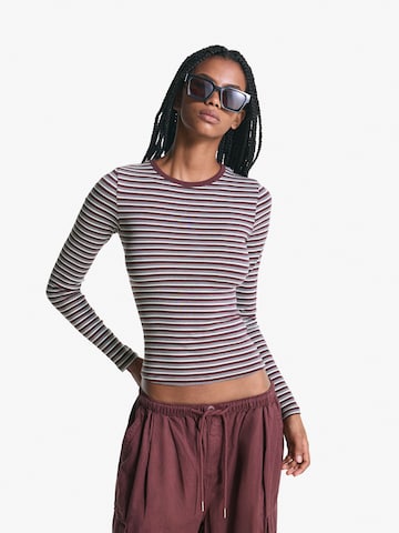 Bershka Koszulka w kolorze czerwony: przód