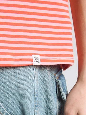 sarkans Blutsgeschwister T-Krekls 'The Generous One'