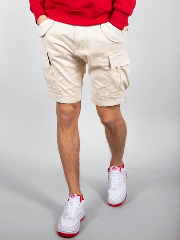 Regular Pantalon cargo ALPHA INDUSTRIES en blanc : devant