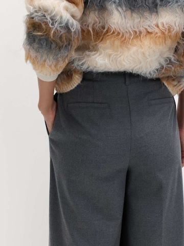 Wide Leg Pantalon à plis Marks & Spencer en gris