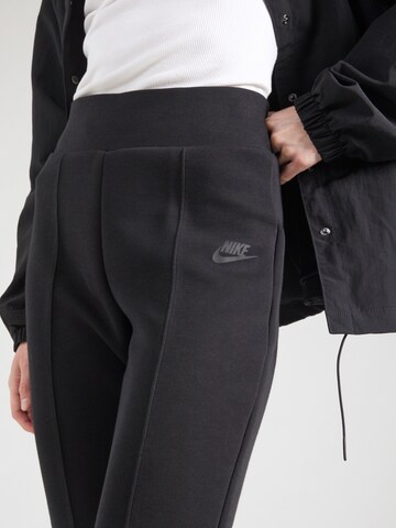 Nike Sportswear Bootcut Παντελόνι 'Tech Fleece' σε μαύρο