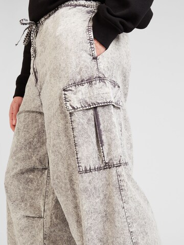 WEEKDAY Wide leg Cargobroek in Grijs