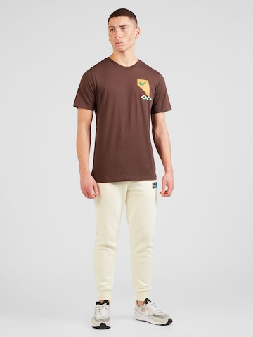 Nike Sportswear Shirt in Bruin