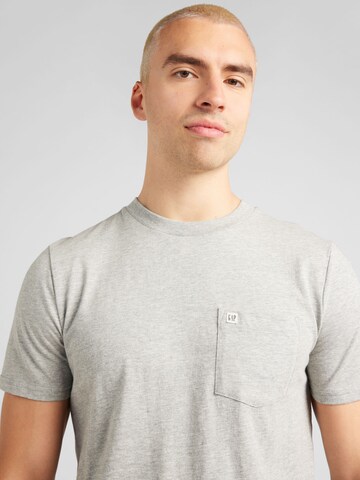GAP Bluser & t-shirts i grå