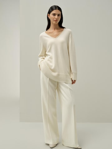 Lilysilk - Jersey 'Bootneck-Pullover aus gebürstetem Kaschmir' en blanco