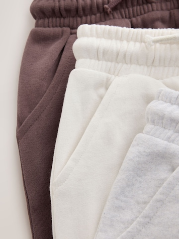 Tapered Pantaloni di Next in marrone