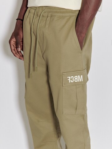 Effilé Pantalon cargo 'Dante' FCBM en vert