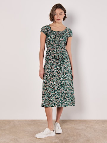 Apricot Kleid in Grün: Vorderseite