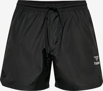 Hummel Regular Shorts in Schwarz: predná strana