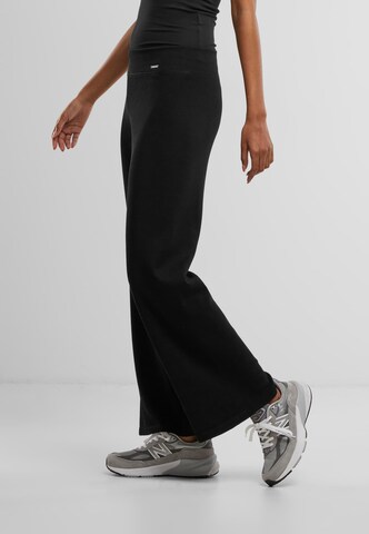 Aim'n - regular Pantalón en negro